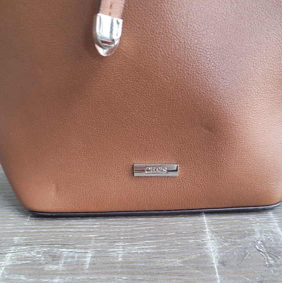 CHAPS Brown Faux Leather Bucket Bag Crossbody One Size - Picture 10 of 16